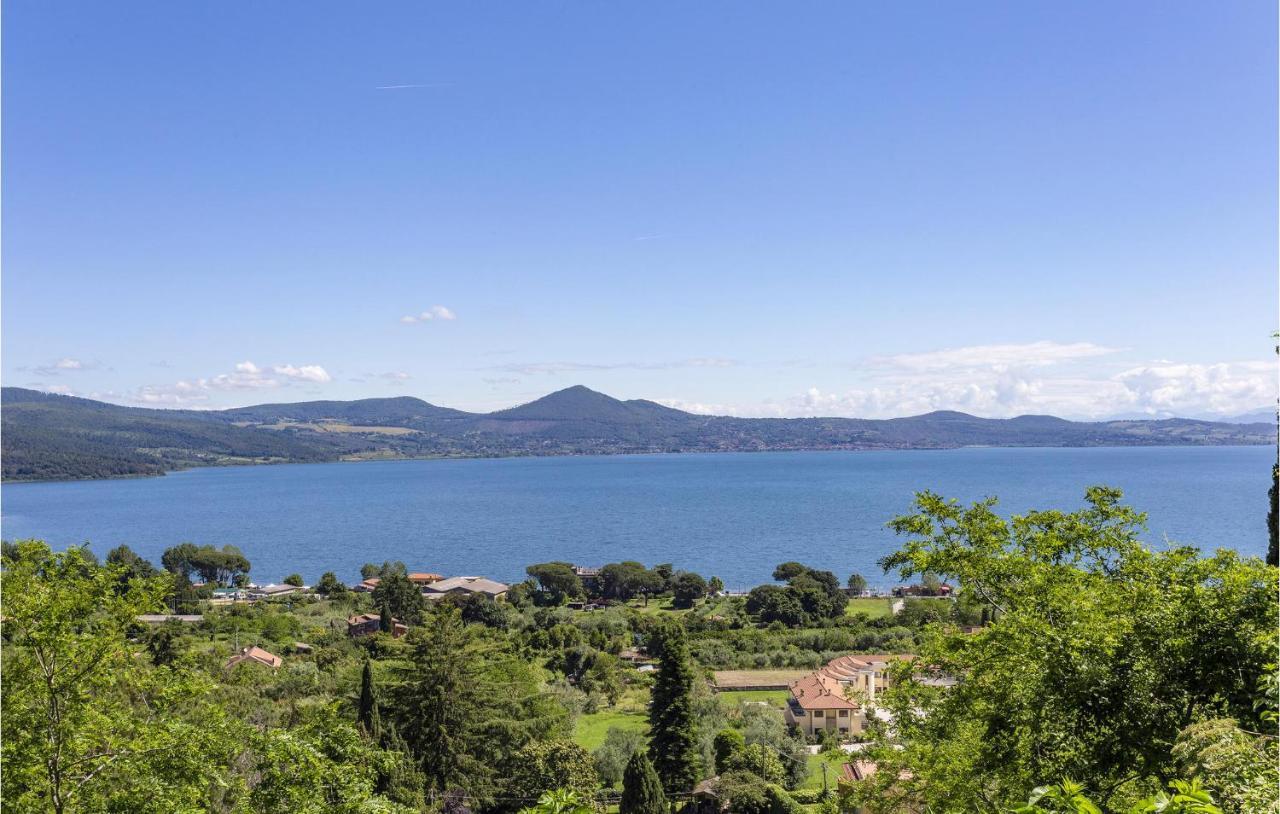 Cozy Home In Anguillara Sabazia With Kitchenette Exterior foto