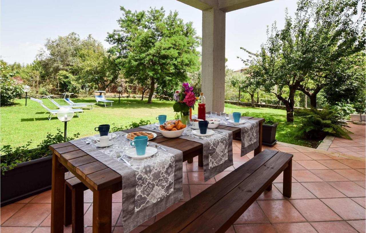 Cozy Home In Anguillara Sabazia With Kitchenette Exterior foto