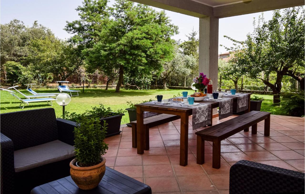 Cozy Home In Anguillara Sabazia With Kitchenette Exterior foto